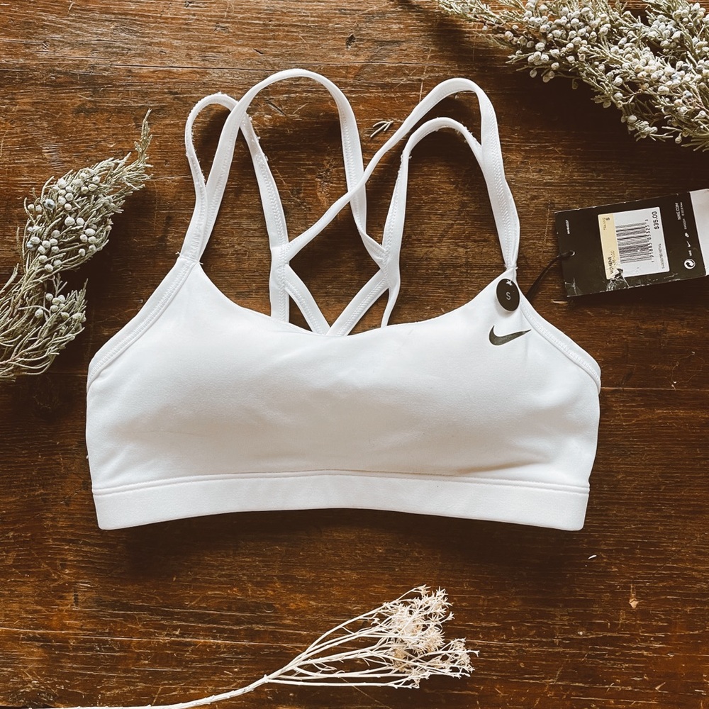 Nike women’s dri-fit cross sports bra